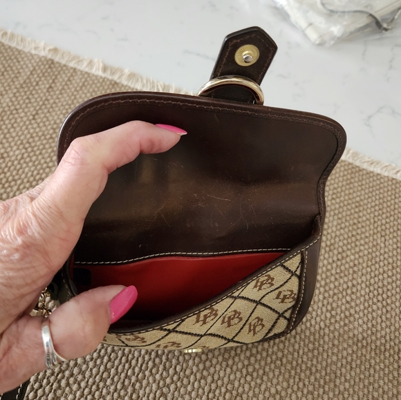 Vintage Dooney & Bourke Brown Leather Flap Signature Canvas Clutch Wristlet EUC - Picture 6 of 7